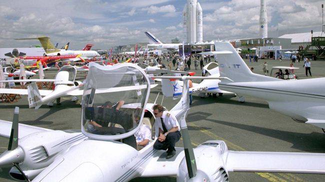 IMAX纪录片《飞行传奇3D Legends Of Flight 2010》英语中字 1080P/MKV/4.32G 飞行纪录片插图6 IMAX纪录片《飞行传奇3D Legends Of Flight 2010》英语中字 1080P/MKV/4.32G 飞行纪录片插图6
